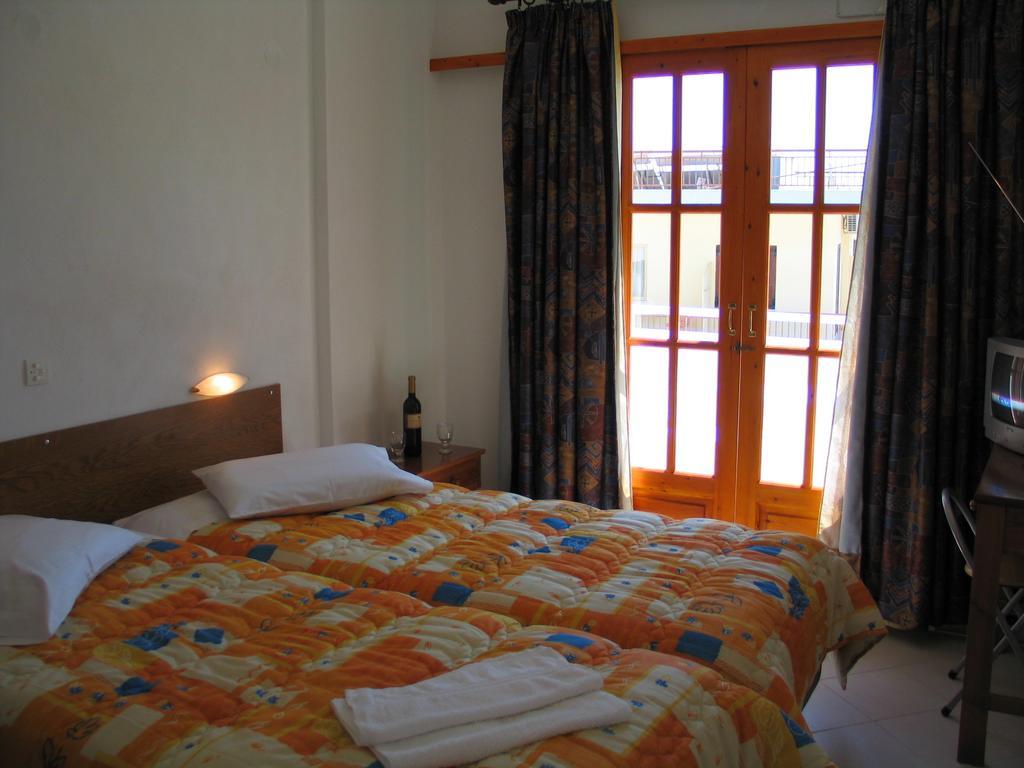 George'S Apartment Agia Marina  Værelse billede